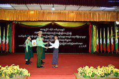 minkhaung404's tweet image. 18 men and 6 women, totaling 24 members from #IPDF, #KNDF, #DPLA, and Southern Shan #PDF, entered the legal fold together with assorted arms and ammunition. #MyanmarFactCheck
@ASEAN
@UN
@RapporteurUn
@volker_turk
