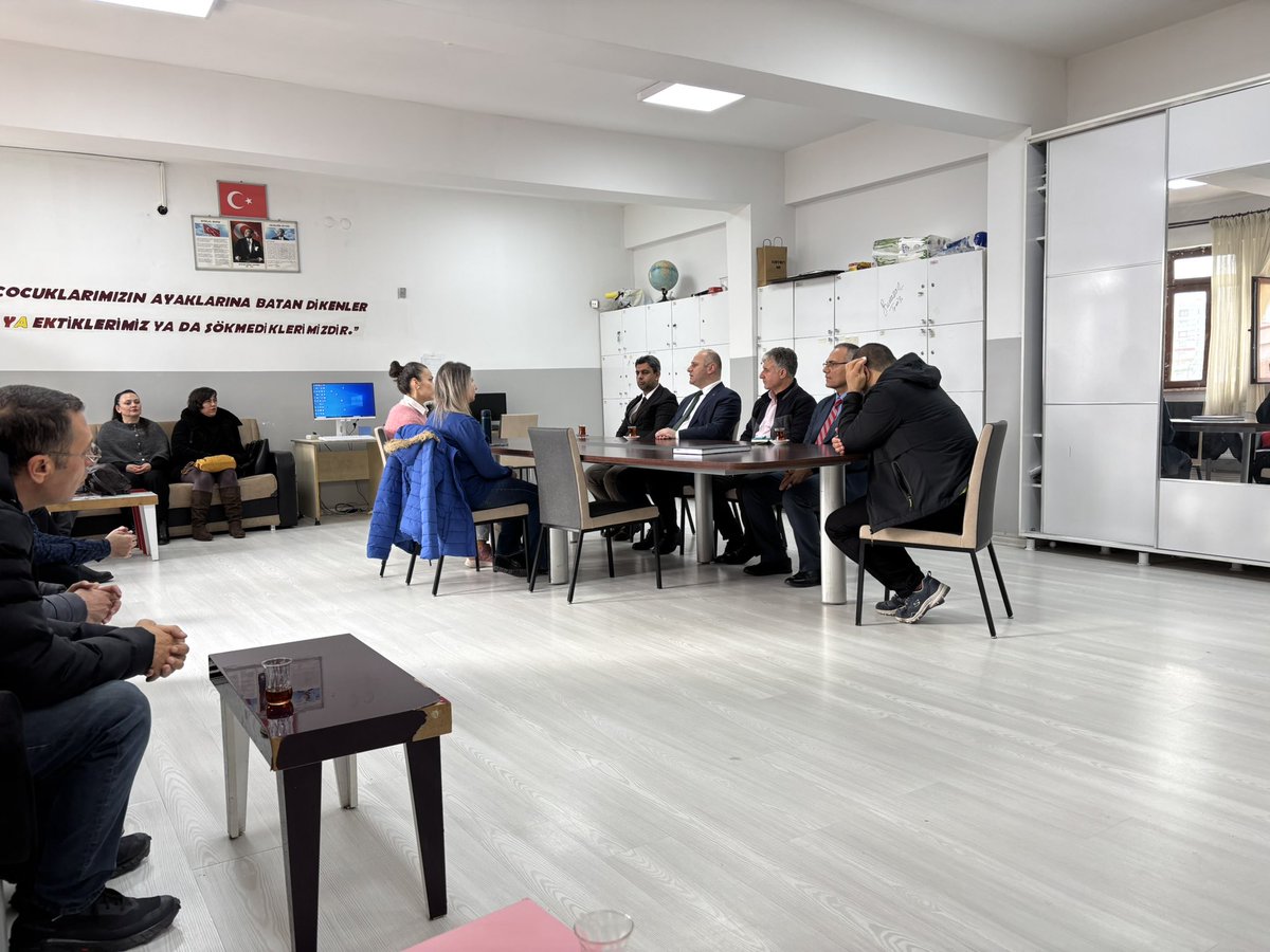 İl milli eğitim müdürümüz sayın <a href="/sadoglu_salih/">Salih Sadoğlu</a> ziyarette bulundular yaptıkları ziyaret için kendilerine teşekkür ediyoruz. <a href="/tcmeb/">Millî Eğitim Bakanlığı</a> <a href="/Diyarbakirmem/">Diyarbakır İl Millî Eğitim Müdürlüğü</a> <a href="/kayapinarmem/">Kayapınar İlçe Millî Eğitim Müdürlüğü</a>