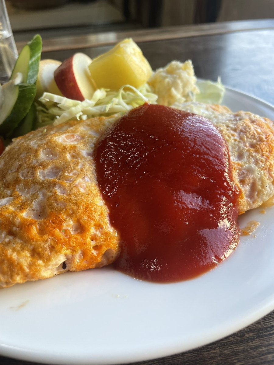 BASSSL69's tweet image. 秩父パリー食堂
昭和レトロな雰囲気が漂う食堂です。オムライスは絶品。

#秩父 #パリー食堂 #レトロ #オムライス