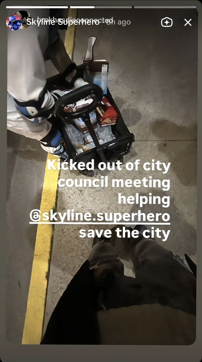 Gm $Skyline was out last night giving food and water to the homeless.
Not a meme. A real hero.