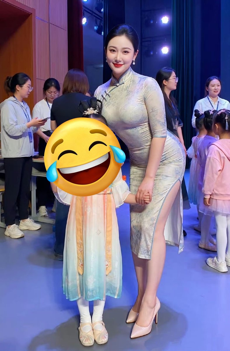 dongxiaojie99's tweet photo. 请用一句话表达你对她的感受…… https://t.co/sIDoaz9EAD