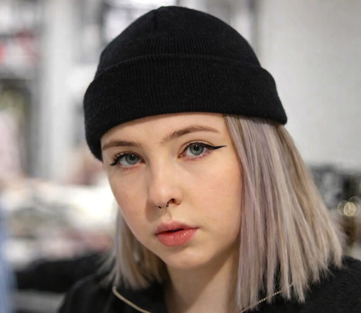 toobaffled's tweet image. 𝗞𝗜𝗟𝗟𝗘𝗗 𝗕𝗬 𝗔𝗦𝗧𝗥𝗔𝗭𝗘𝗡𝗘𝗖𝗔  
Marina Waldron
AstraZeneca: March 11, 2021
Died: March 31, 2021
Aged: 21-year-old 

Marina was just starting her career in film when she was given her first dose of the AstraZeneca jab on 11 March 2021.

Marina, just 21, visited hospital…