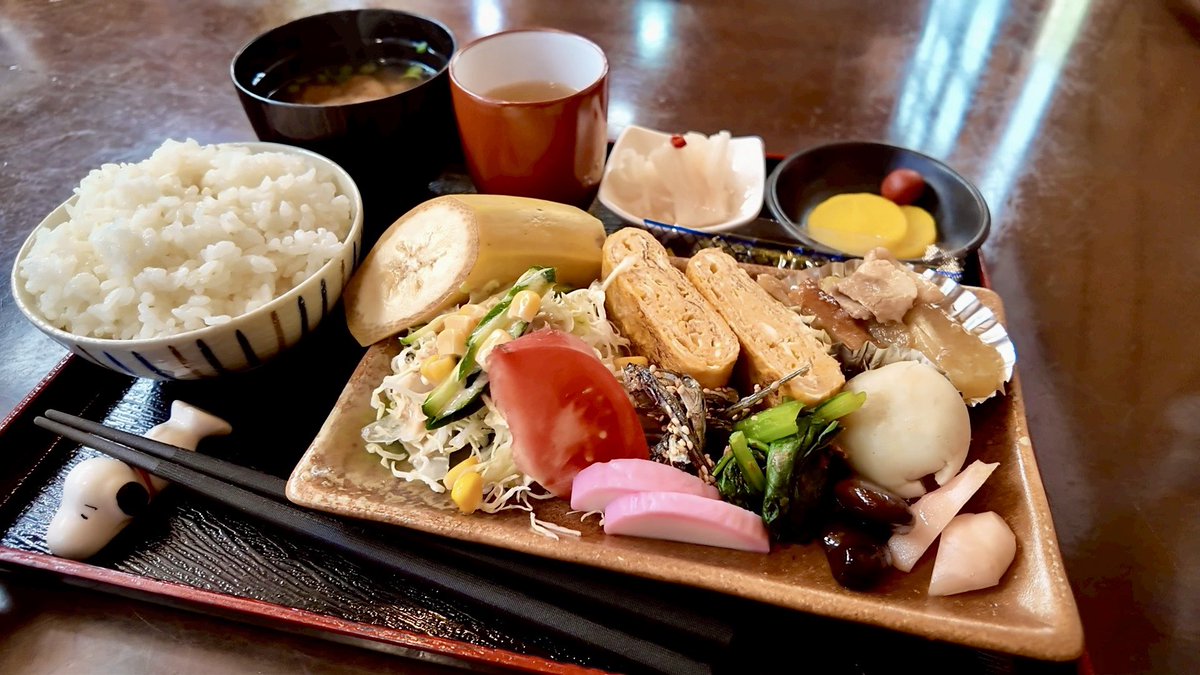 CHAGAMARAN's tweet photo. 『クリスタル』

創業45年、昔ながらの喫茶店。
朝ごはんセット800円。
この品数でスモールコーヒーもついてこの値段🍚

福井タクシーのベテラン運転手さんが10年以上通う、おすすめのモーニング店！

#福井タクシー https://t.co/fgYPB6LwNo