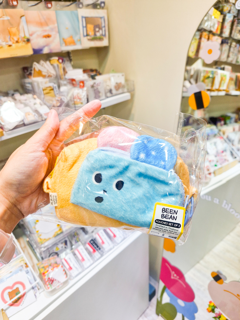 ⭐️⭐️ NEW ARRIVAL ⭐️⭐️

กระเป๋าอเนกประสงค์ลาย Mouse and Cheese ราคาชิ้นละ 650 บาท

สินค้าออกแบบโดยศิลปิน <a href="/beenbeanshop/">BeenBean</a>

🚛💨 สินค้าพร้อมจำหน่ายแล้ววันนี้
Online | จิ้มลิงค์ด้านล่าง
Shopee🍊
shopee.co.th/ifstore_art/57…