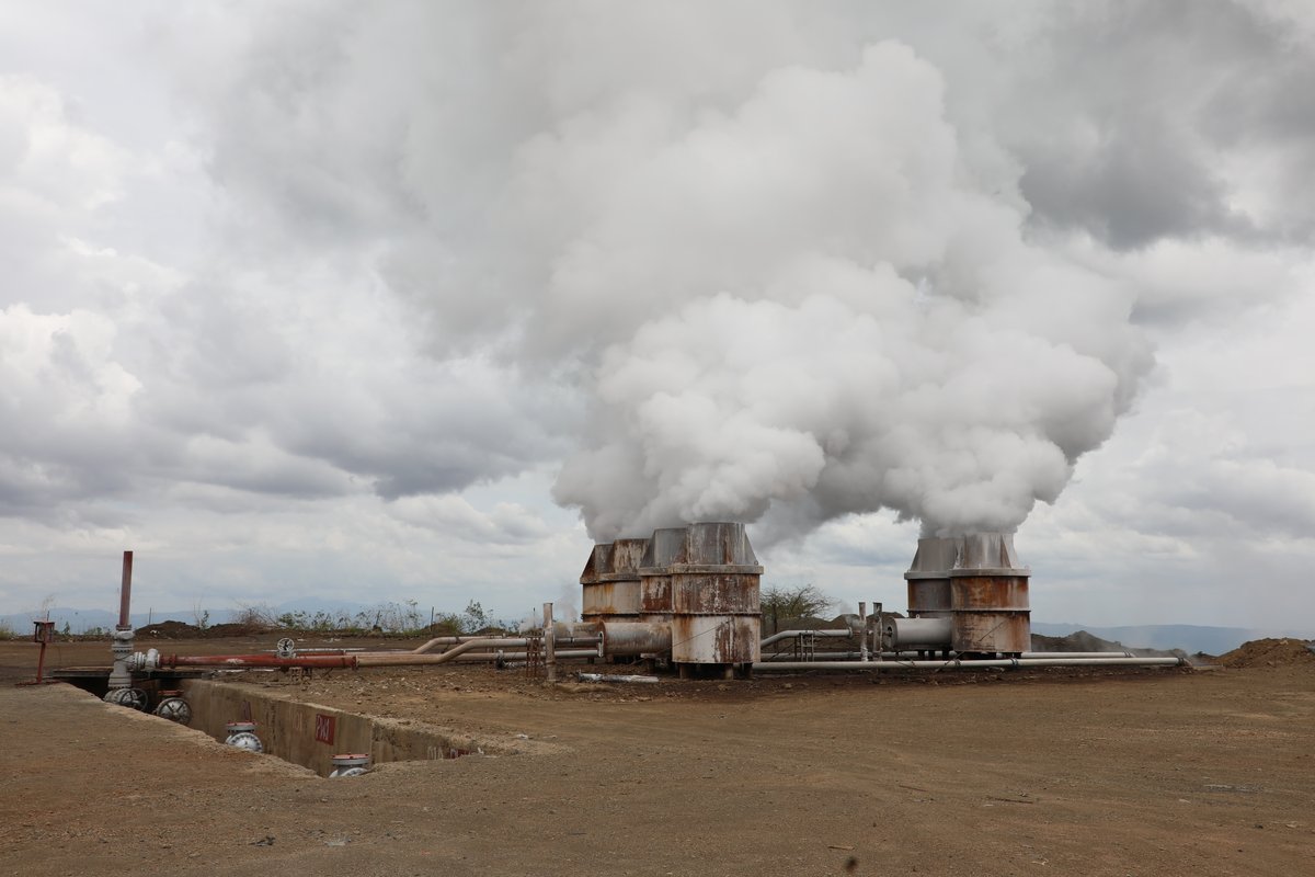 GDCKenya's tweet image. #DYK According to the National Energy Compact 2025-2030, Kenya aims to increase geothermal capacity from 940 MW to 1,824 MW by 2030, helping accelerate the country’s transition to 100% clean energy. GDC will play a major role in this transition.