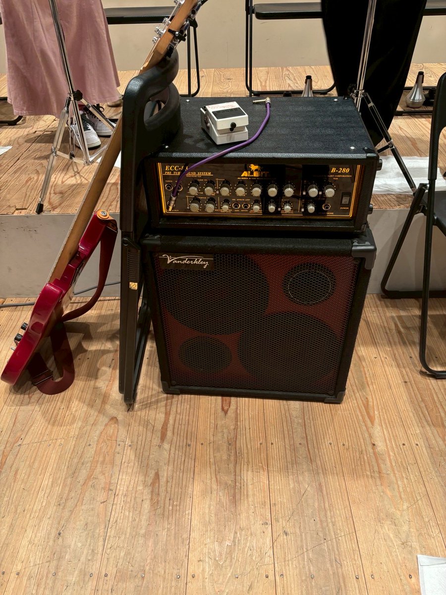 カケミズ tweet media