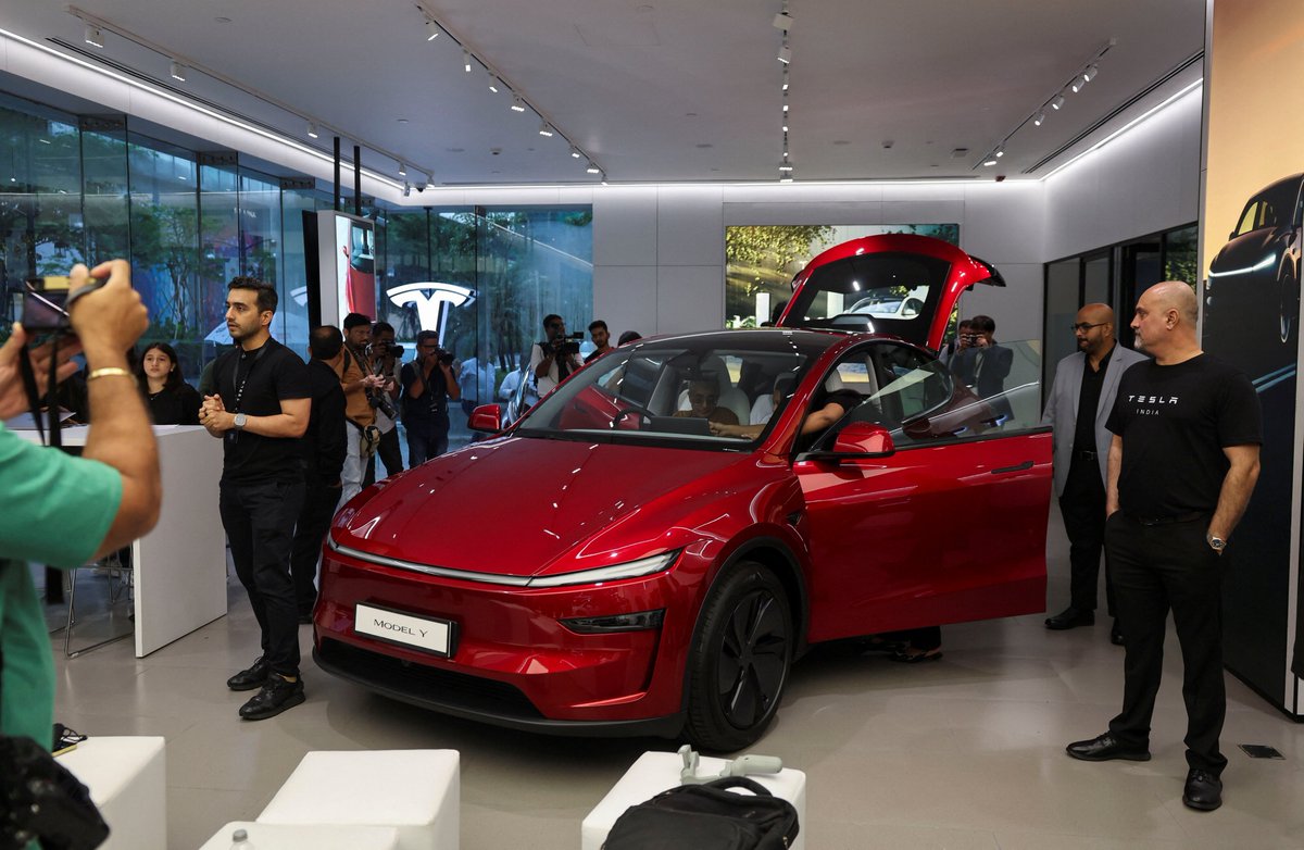 tesla_archive's tweet image. 🚨 $TSLA SWEETENS MODEL Y DEAL IN INDIA WITH DISCOUNTS &amp;amp; LOW EMI OPTIONS 🇮🇳

• Tesla India has rolled out new incentives to boost Model Y sales, including an exchange bonus of up to ₹3 lakh for customers switching from petrol/diesel vehicles
• The company introduced EMI plans…