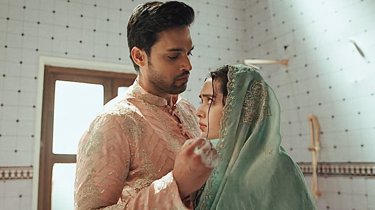 "apne hamesha se dhokha diya, aaj aap hamare liye duniya ko dhoka dingi. aaj sirf adaa, roshni aur dikhawa hoga" 

lmao are you sure mahid niyazi?🫣
[ #seherhonekohai • #maher ]