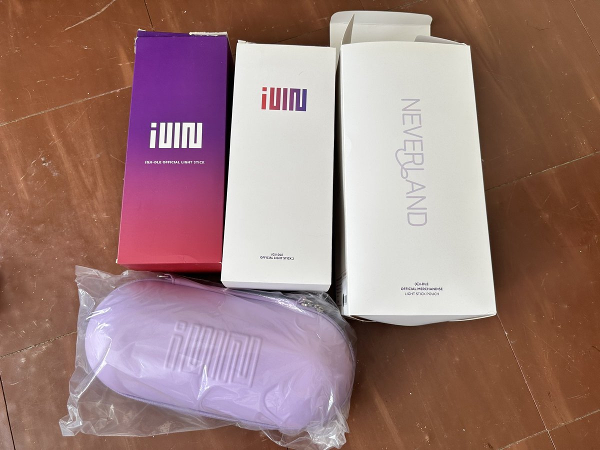 WTS LFB NEED FUNDS

PHP 2,500 SET

Gidle lightsticks - v1 &amp; v2 with pouch

Good condition, never used

Loc: dasma cavite