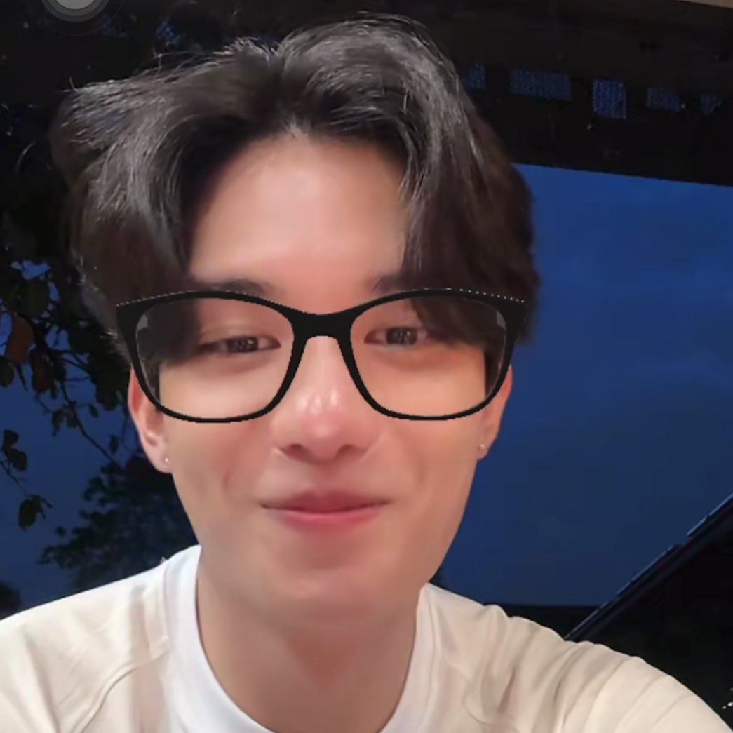 👤: วาเลนไทน์ มีแพลนกับเจเจมั้ย
🖤: จริงๆวันวาเลนไทน์เป็นวันสำคัญมากๆ แต่ยังบอกไม่ได้ 

🤭จะมีอะไรให้รอติดตามน้าาาา