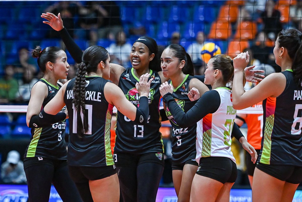 PopPlanet_'s tweet image. Farm Fresh Foxies, NXLED Chameleons Go the Distance in PVL Opener.

#PVL2026