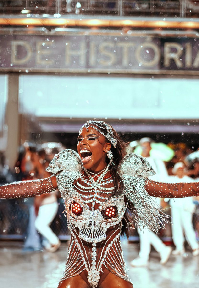 delfimlivre's tweet photo. Se eu for morrer de amor, que seja no samba… ❤️ https://t.co/dECrwpE2wm