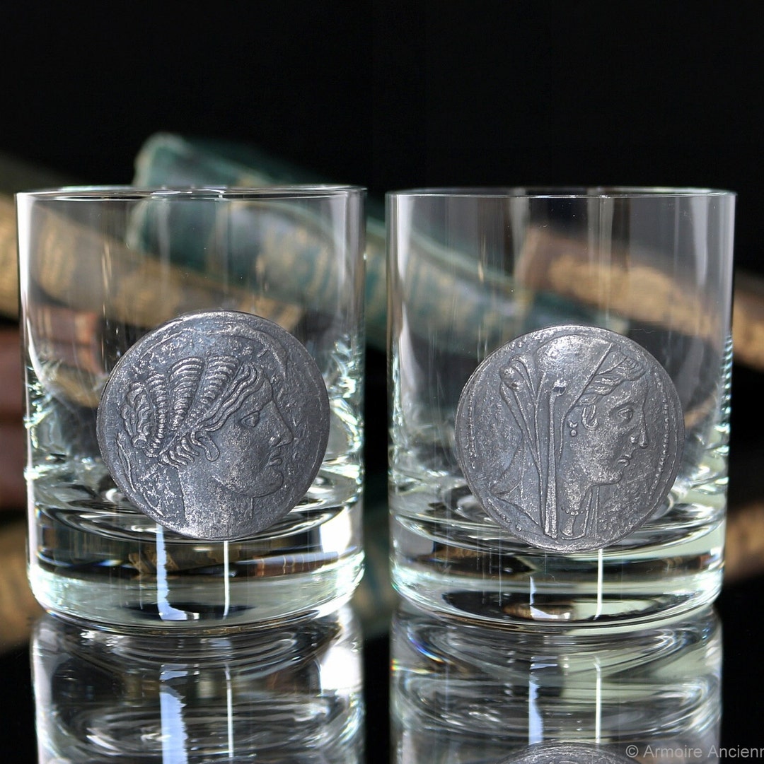 ArmoireAncienne's tweet image. WHISKEY Glasses with Pewter Coins | Set of 2 by ArmoireAncienne dlvr.it/TQkPQk #WhiskeyGlasses #VintageDrinkware #HomeBarEssentials #EtsyFinds #MidCenturyModern