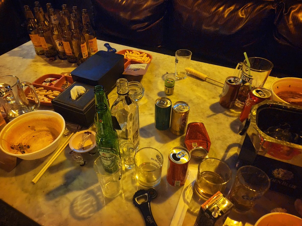 끝나구 해장까지 원했던 모두였지만 ..

밖이 너무 추워서 배달도 이동도 쉽지 않았던 ㅠ

컵라면이라도 있어서 다행이었다고 한다 ~

얼른 겨울이 지나가길 바라며 :)

※ 스텝 구인 ing ..!!