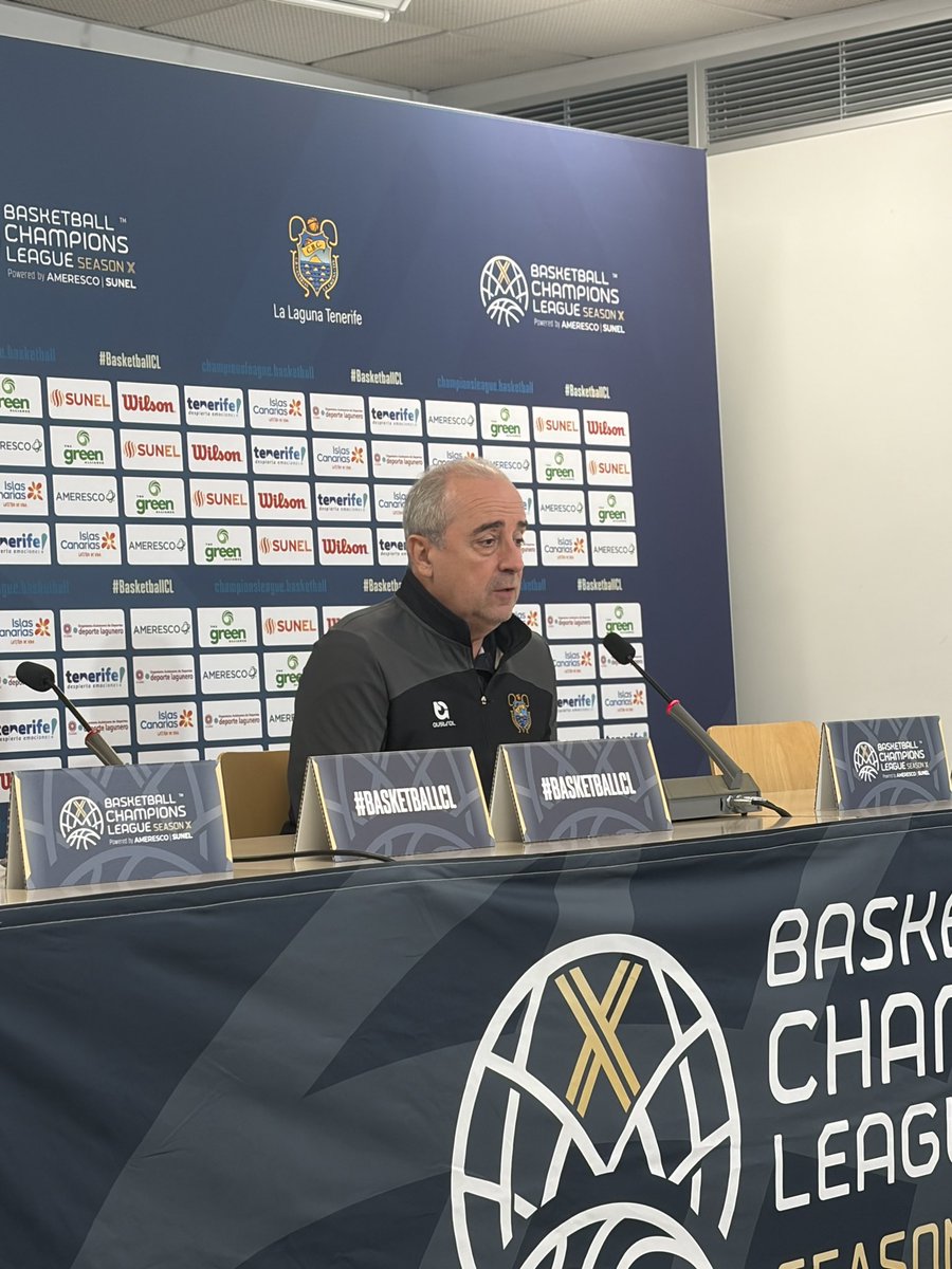 #BasketballCL 🏀

🗣️Vidorreta en sala de prensa:

🔹“Llegamos con todos disponibles”

🔹“Sastre ha jugado con una pequeña fisura” 

🔹 “Yo no me fío de rachas sino del precedente del último partido en ACB” 

📸 <a href="/Simon_Abreu31/">Simón Abreu</a>