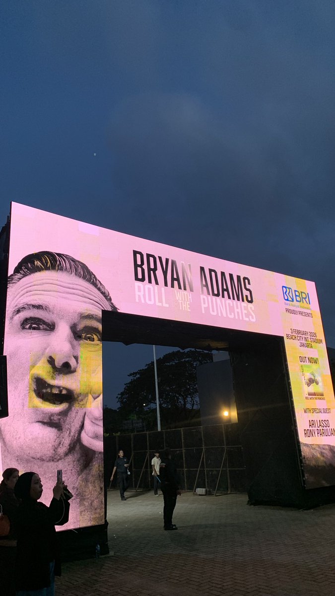Konser om Bryan Adams dulu bes, umur boleh muda selera musik ttp tua😭🫶🏻