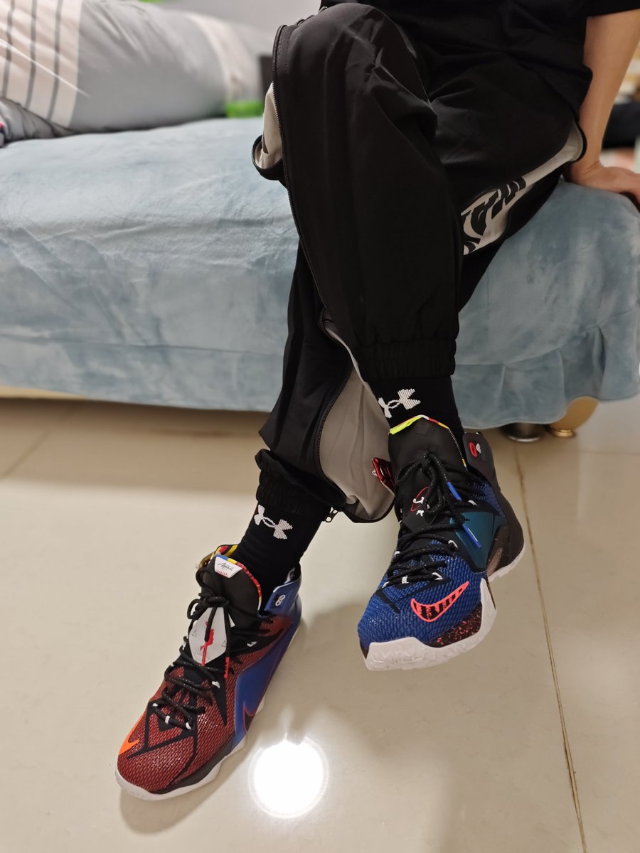 花里胡哨的裤子就该搭花里胡哨的鞋子