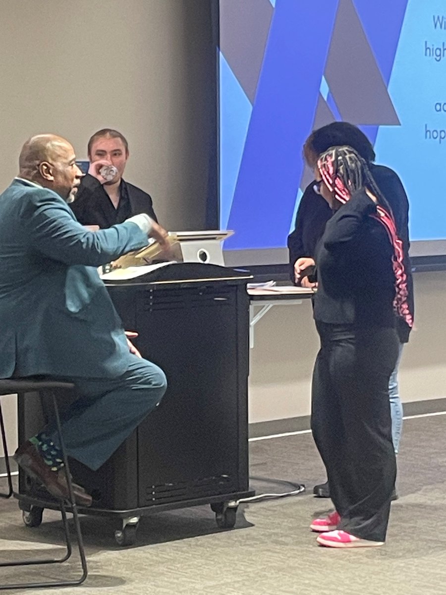 Study Alternative Center tweet media