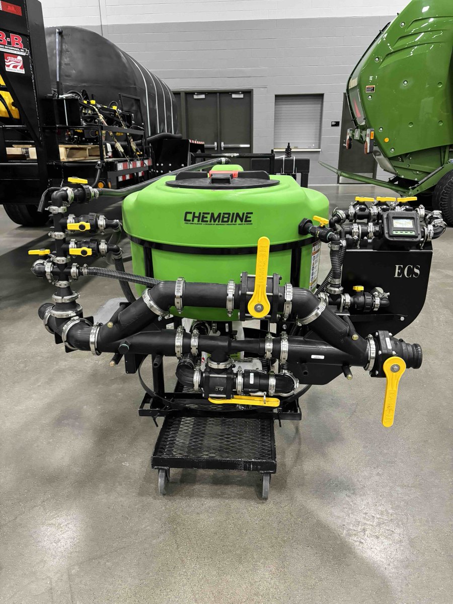 FreeformP's tweet photo. First Day @Iowa Ag Expo Stop by @EldonCStutsman  booth 2440 Hall C and check out the new 40 US Gallon chembine mixer - ideal for dry mixing! #spray2026 #innovation https://t.co/Z3EP2TDgQZ