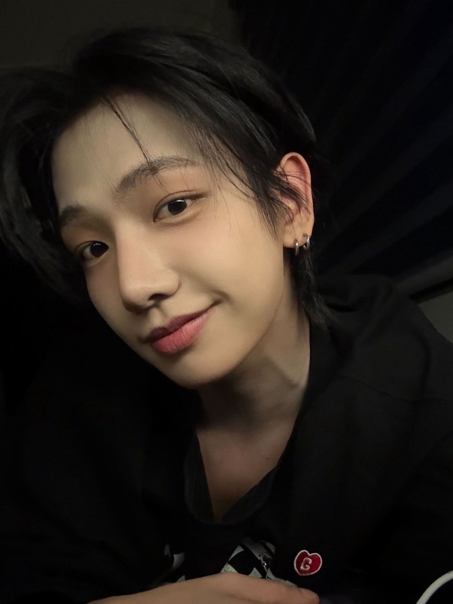 260204 위버스 포스트 #명재현 

명벅명벅은 라이브 띵벅띵벅은 사진으로 할래