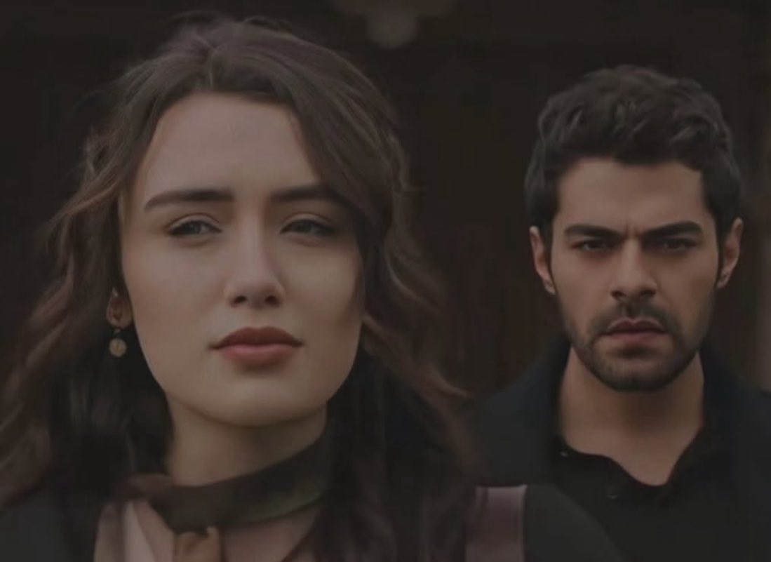 कोई दूर रहने वाला 
पास रहने वालों से ज़्यादा क़रीब होता है..