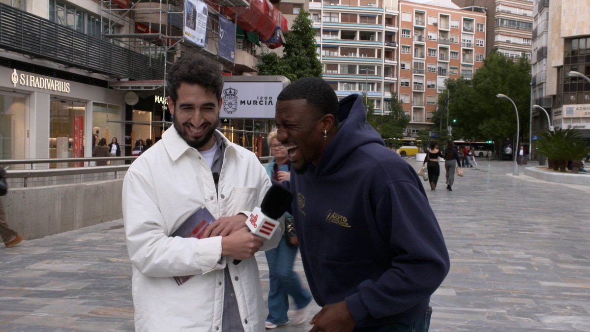 Esta noche podéis ver mi entrevista en laSexta a las 22:30! El programa se llama <a href="/El_Intermedio/">El Intermedio</a> para Murcia! ❤️