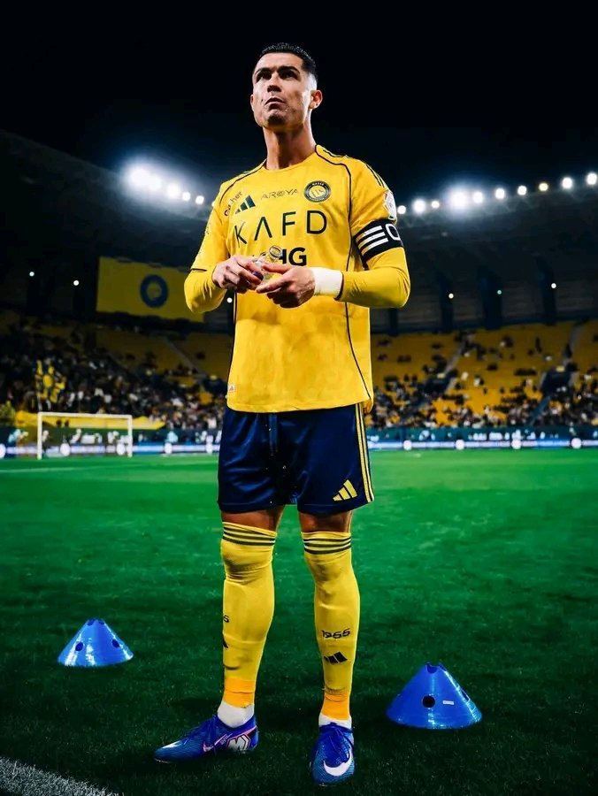 Ronaldo end the strike 😭

I am not interested in you winning the league just play, score your goals and pocket your millions. 

I can't stop the count now. Road to 1000 still far 🤦🏼‍♂️