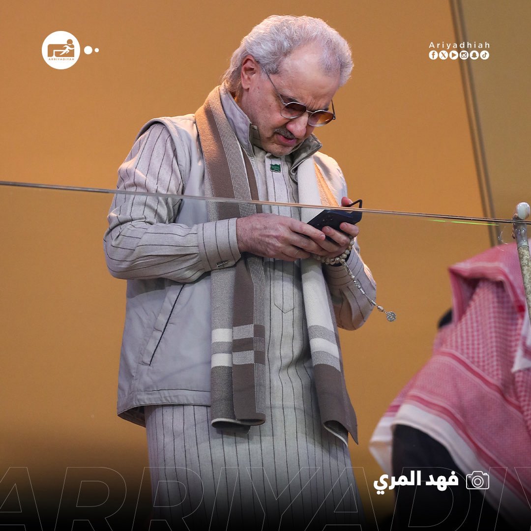 شتوية #الهلال .. 
كلفت خزينة النادي ٦٦ مليون يورو 

ميتيه ٣٠ مليون ، بوابري ٢٣ مليون ، مراد /ريان ٨ مليون مندش ٥ مليون ( القيمة باليورو في شراء العقود ) 

بينما في شتوية نادي آخر فالصندوق دفع في لاعب واحد اعلى قيمة شراء فالعالم دوران بـ ٧٧ مليون يورو ولا استمر معهم الى ٦ اشهر !