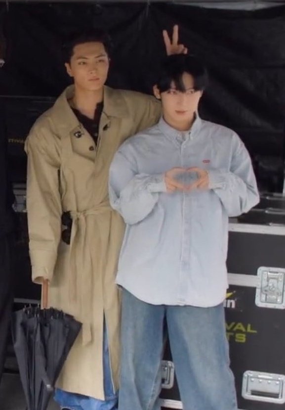 the height difference oouuu it's so buzzy