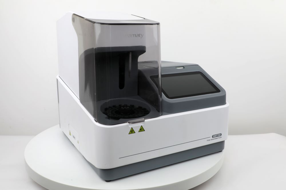 Quality_bio's tweet image. #معلومة_سريعة
تقنية CLIA (Chemiluminescence Immunoassay)
❶ تعتمد على التلألؤ الكيميائي لقياس التفاعل المناعي
❷ تمتاز بحساسية عالية وسرعة ظهور النتائج
 CLIA: أكثر حساسية، أسرع زمن ❸
ELISA: أقل تكلفة، أبطأ في التنفيذ ❹
❺  الأجهزة الحديثة تحوّلت إلى تقنية CLIA
#مختبرات_طبية