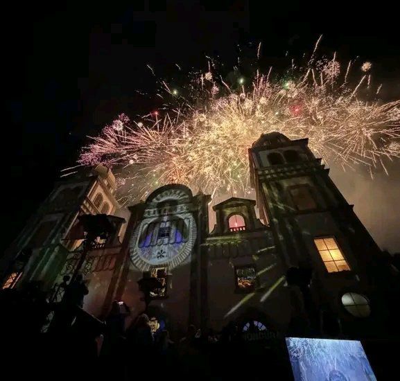 TVEShn's tweet image. #tvesteinforma | Miles de fieles celebran a la Virgen de Suyapa

Este 3 de febrero, hondureños participan en misas, peregrinaciones y actos de devoción en la Basílica de Suyapa para honrar a su patrona, en una jornada marcada por la fe y la tradición.

#tves #noticias