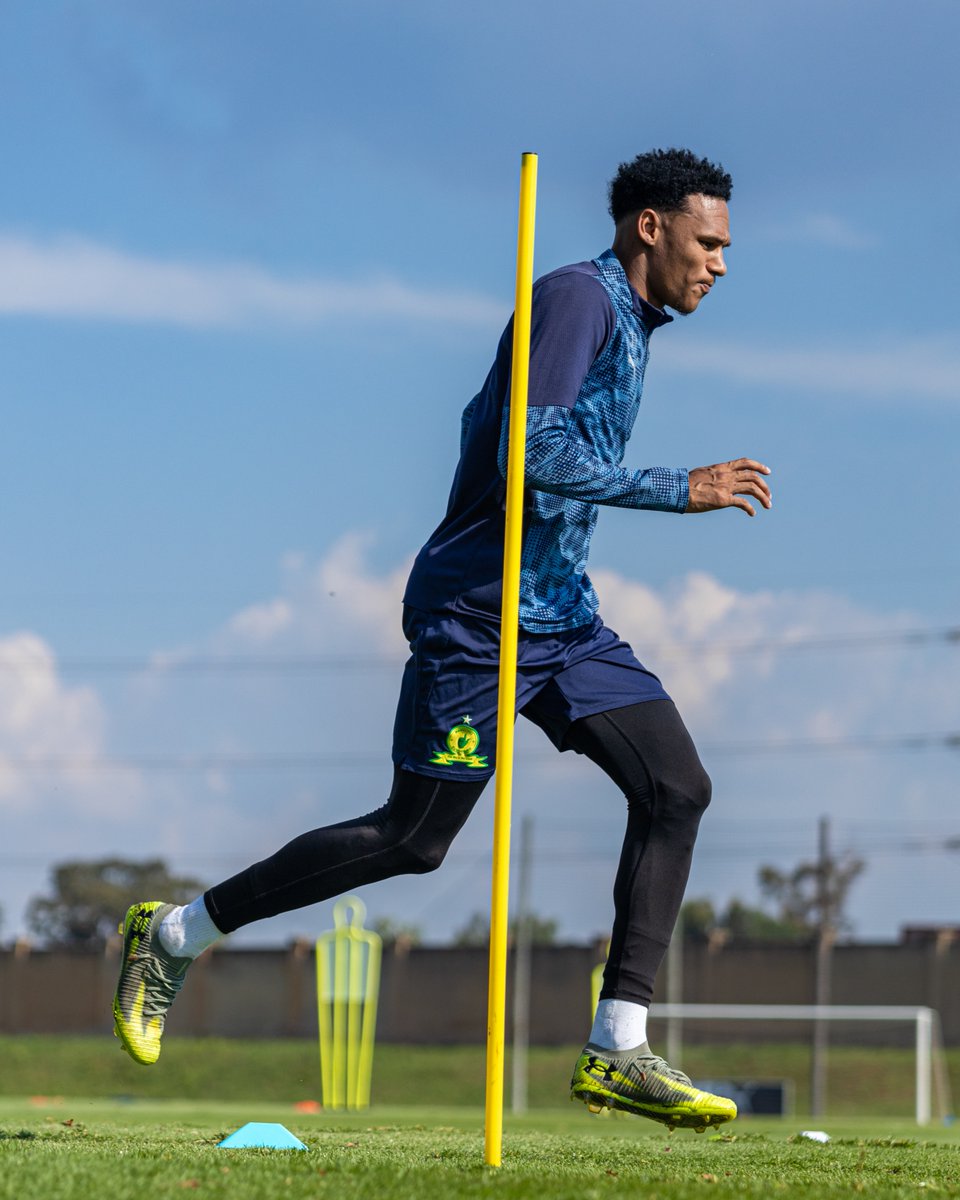 Ready for our #NedbankCup opener. 🏆👆

#Sundowns #AreyengMasandawana