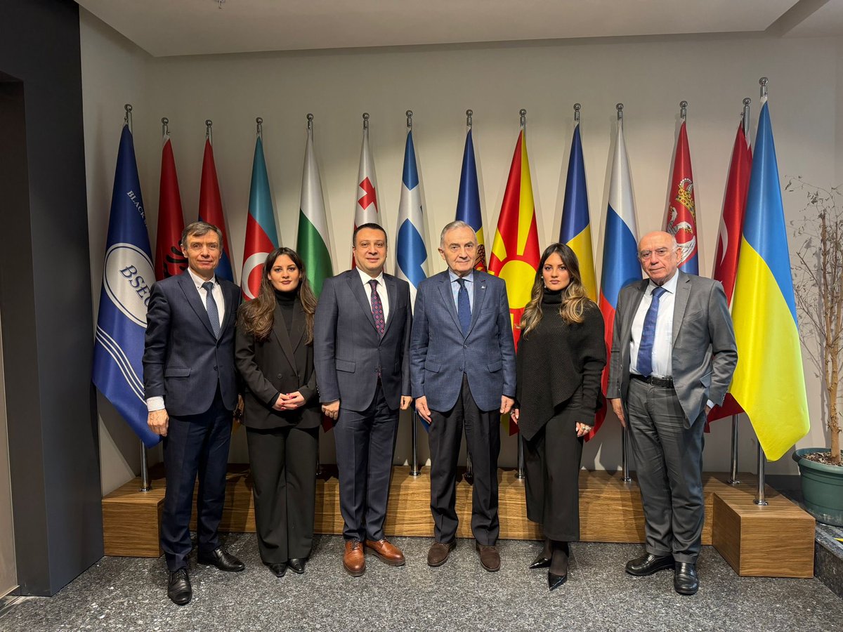 Lazar Comanescu tweet media