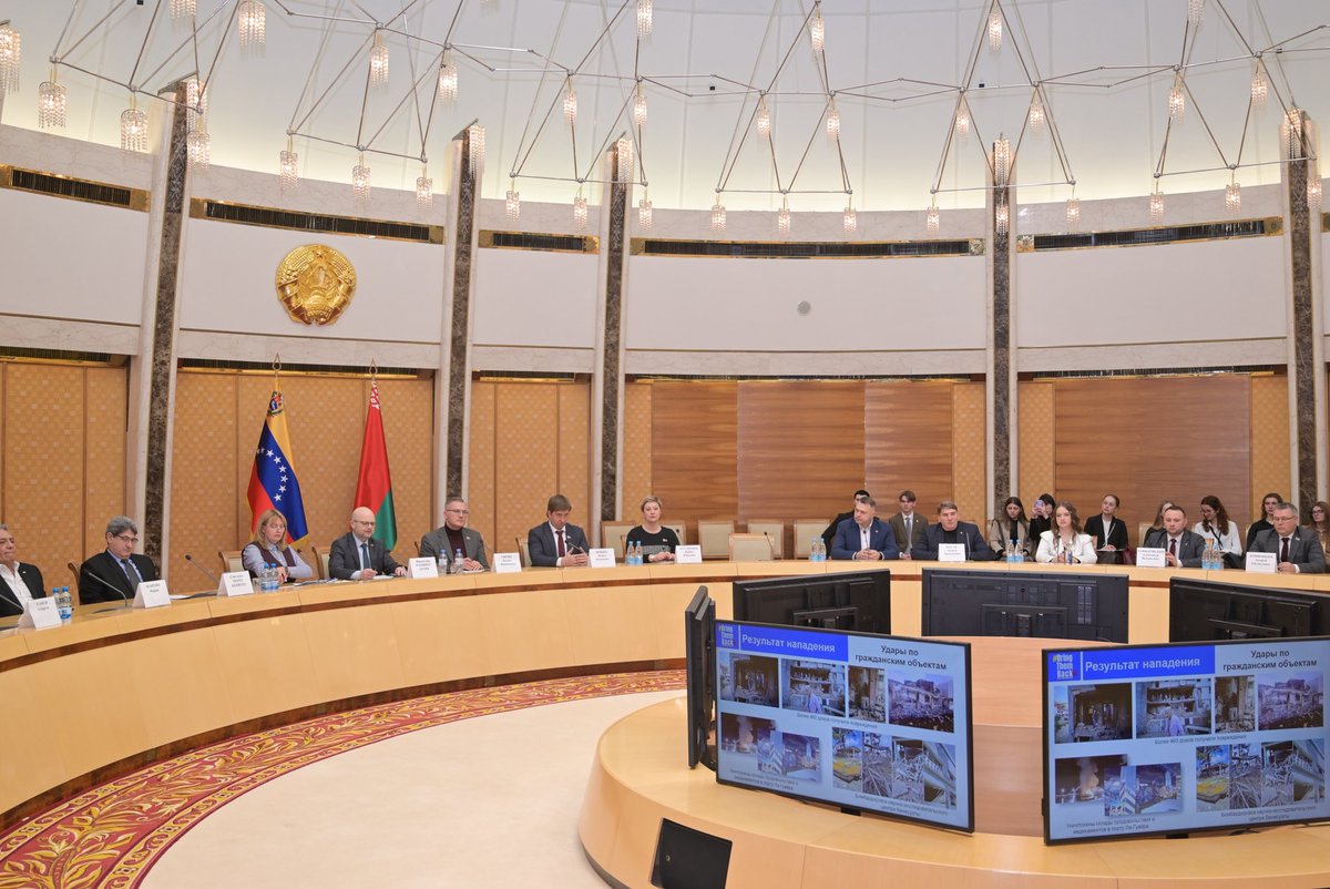 frankmirez's tweet image. #Belarús alzó su voz hoy en la Biblioteca Nacional para exigir justicia.
En una sola voz, autoridades, diplomáticos y organizaciones se unieron a la campaña internacional #BringThemBack 
Venezuela no está sola.