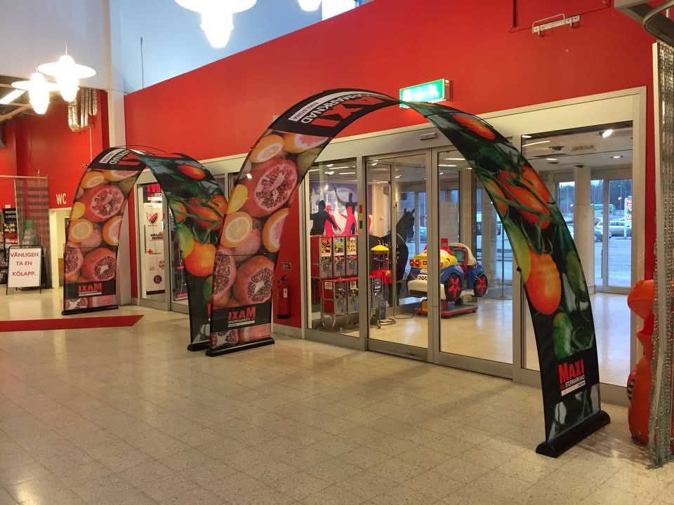 BannerbowUK's tweet photo. Bannerbow Indoor Event Arches create a unique overhead branding experience for events, exhibitions &amp; retail.

✔️ 3 sizes 
✔️ Single or double-sided graphics
✔️ Silver aluminium or black bases

#Bannerbow #EventArch #IndoorEvents #ExhibitionStand #RetailDisplay #Branding https://t.co/cmTMref3mW