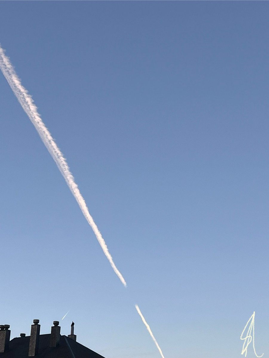 Por un lado  no hay quien financie un tratamiento contra el cáncer de páncreas y por otro hay mucha financiación para cubrir nuestros cielos.