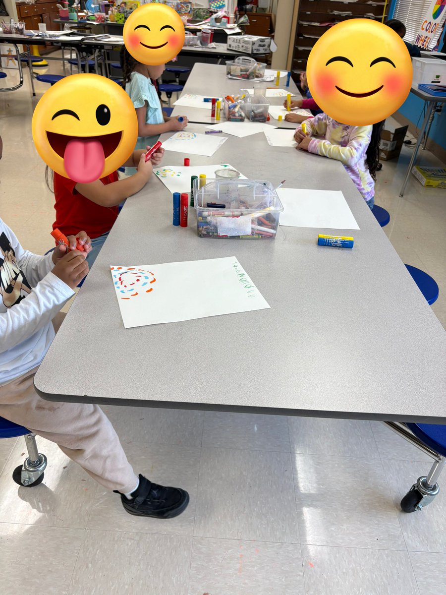 Ms. Mooneyhams Art Lab tweet media