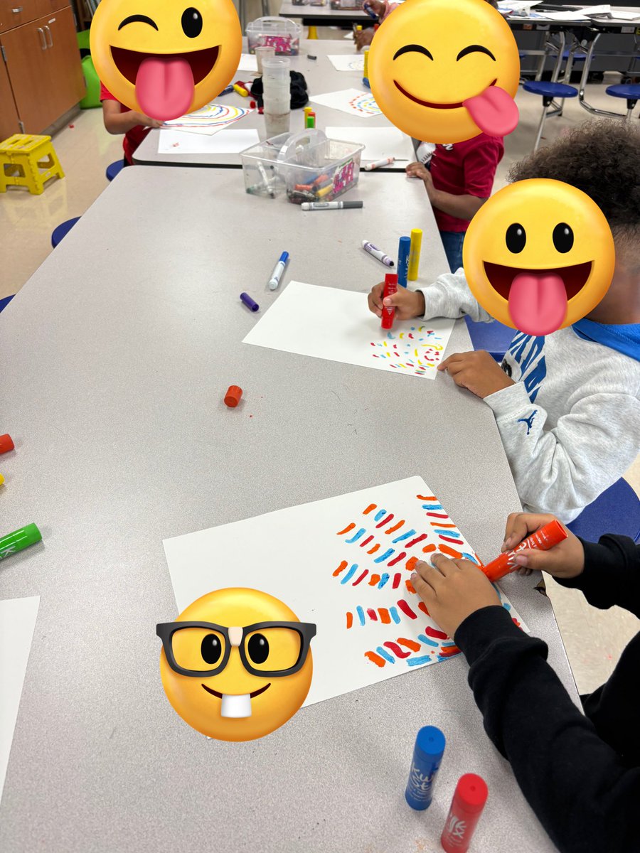 Ms. Mooneyhams Art Lab tweet media