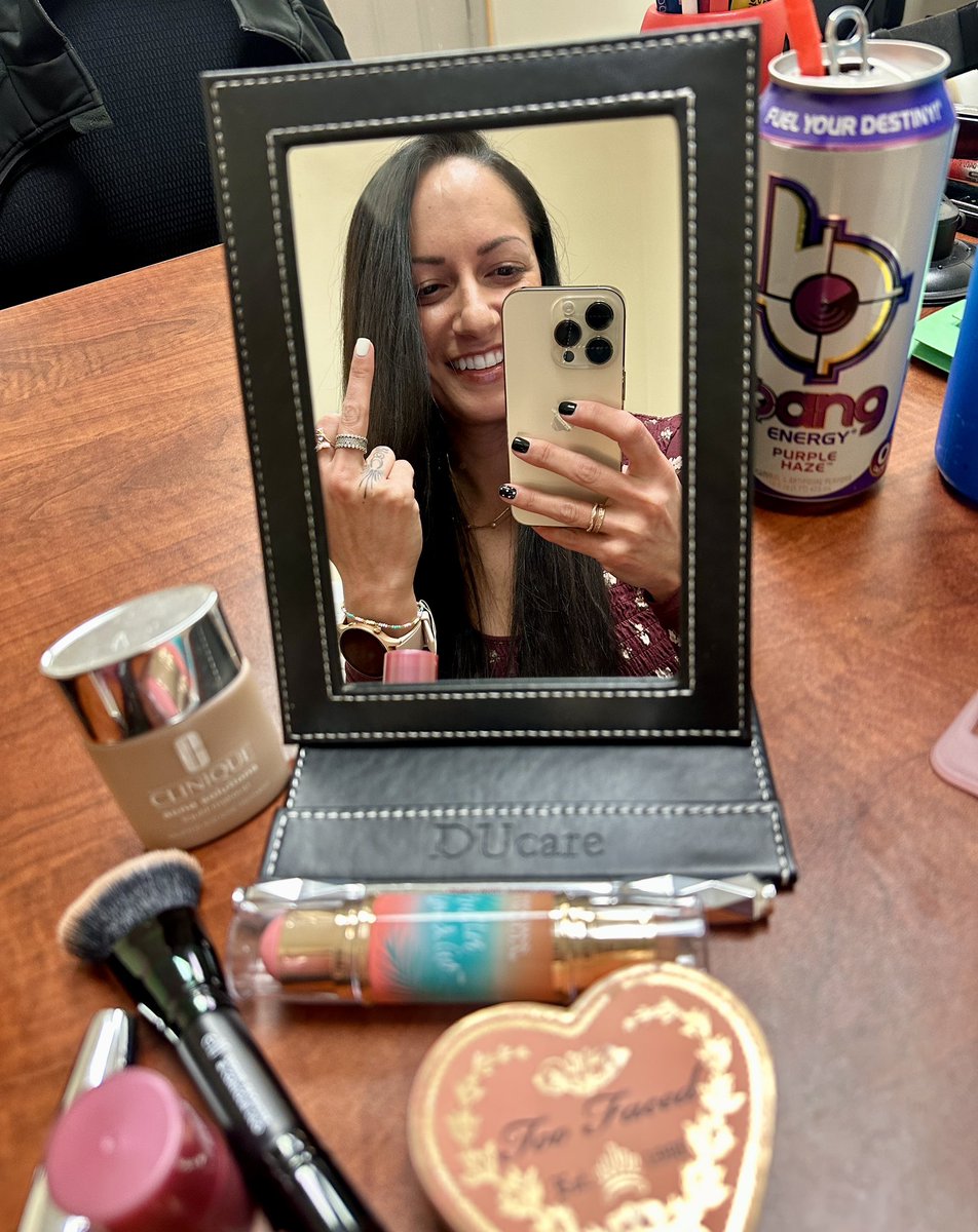 𝓖𝓸𝓭𝓭𝓮𝓼𝓼 𝓑𝓮𝓵𝓵𝓲𝓷𝓲 🥀 tweet media