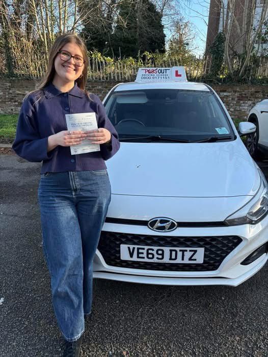 PassOutDriving's tweet photo. Due to a recent run of great passes our Auto Instructor Paul Nicholls ADI, has some spaces for new students wishing to get their licences in the near future.  Covering both Brentwood and Hornchurch Test Centres with over 15 years local experience and knowledge.  Get In Touch https://t.co/tN75s7BDOs