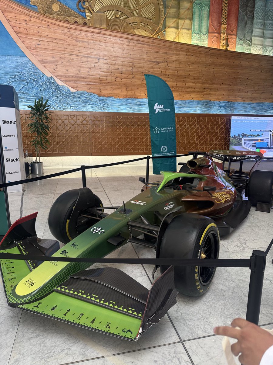 lovelygghost's tweet photo. Second day was awesome!!!! I had the chance to engage with students from all engineering department. Being able to communicate and align with different branches of engineering is something I value deeply as an engineer!👷🏽‍♂️💛
#اليوم_الهندسي_والعمراني_٢٠٢٦ 
#kau https://t.co/HuErTL6cNv