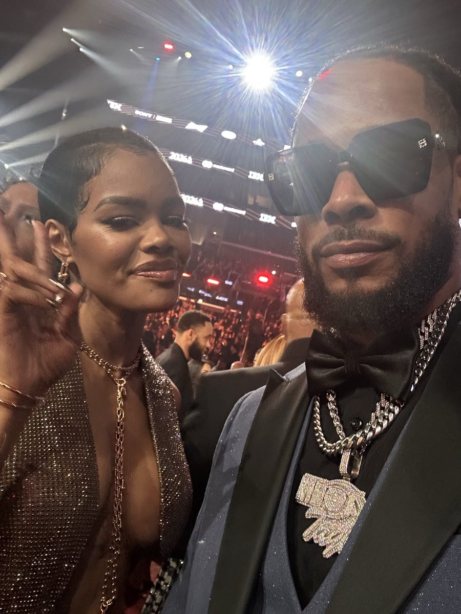 MDotTaylor's tweet photo. Grammys 🏆 @TEYANATAYLOR @billieeilish @babyface @BrunoMars @RecordingAcad https://t.co/0LBNG51ncr