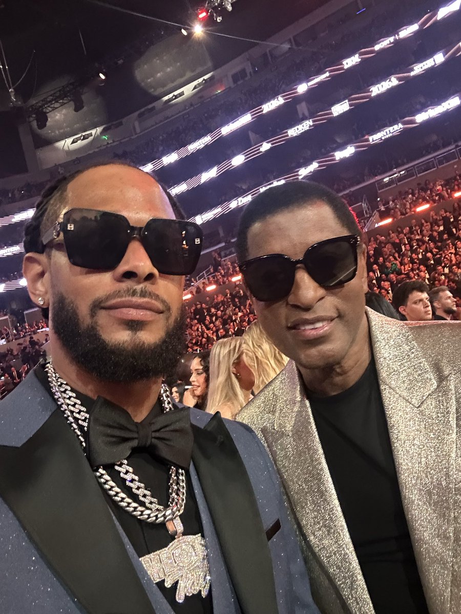 MDotTaylor's tweet photo. Grammys 🏆 @TEYANATAYLOR @billieeilish @babyface @BrunoMars @RecordingAcad https://t.co/0LBNG51ncr