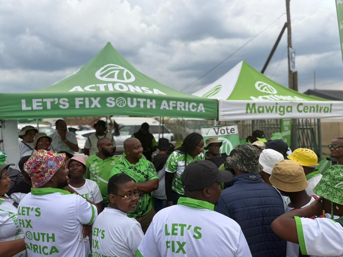 EvelynMondlana's tweet photo. @ActionSA_EkuReg Mayoral Candidate Cllr. Xolani Khumalo joined the last hours before close of voting station briefing at Swaneville Community Hall Voting Station led by @ActionSA_GP Provincial Secretary Evelyn Mondlana.
#electionday
#letsfixward2withkoloi
#voteforactionsa https://t.co/Zkedh01hQg