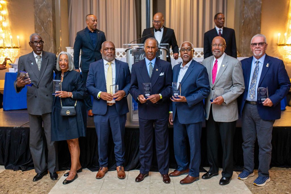 HUBisonExpress's tweet photo. ๐ฆฌ The Buffalo Soldier Award honors individuals who have gone above and beyond for Howard University Athletics over time. Athletes and non-athletes are eligible.
๐ Nominate today: https://t.co/IPM4Ws1irF
#howarduniversity #howardathletics #bisonexpress #HallofFame #HBCU https://t.co/eRpetED3zB
