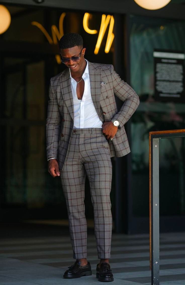 LimitlesDesign_'s tweet photo. 🔥 Effortless Style Starts with Belles Haute Couture 🔥
 Our collections are designed to keep you looking sharp.
👔 The Executive Suite
✔️ Hand-tailored bespoke suits
✔️ Modern slim-fit blazers
✔️ Premium Italian fabrics
✔️ Perfect for weddings &amp; business https://t.co/02QwaJfCkP