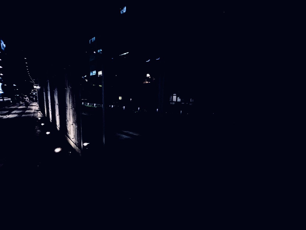 街の灯りはまぼろしを映しだす
Night Bazzar 

 youtu.be/NFtSdxAd9XY?si… <a href="/YouTube/">YouTube</a>