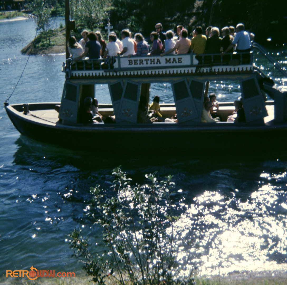 RetroWDW.com tweet media