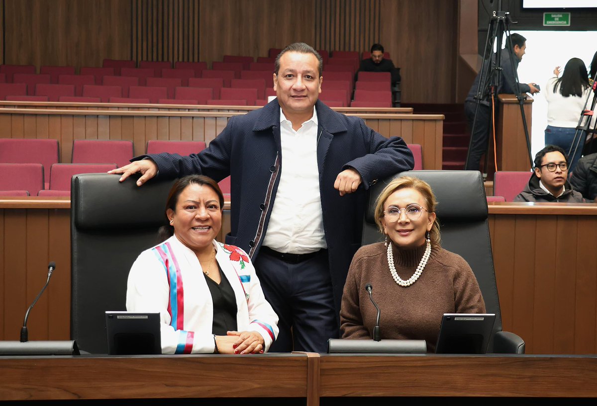 ConyRuedaG's tweet photo. Excelente martes. Comenzamos actividades en el Congreso de Oaxaca. Les envío un fuerte abrazo.
#Oaxaca #OaxacaMéxico 

@CongresoOaxaca_ https://t.co/o6dHhxit1d