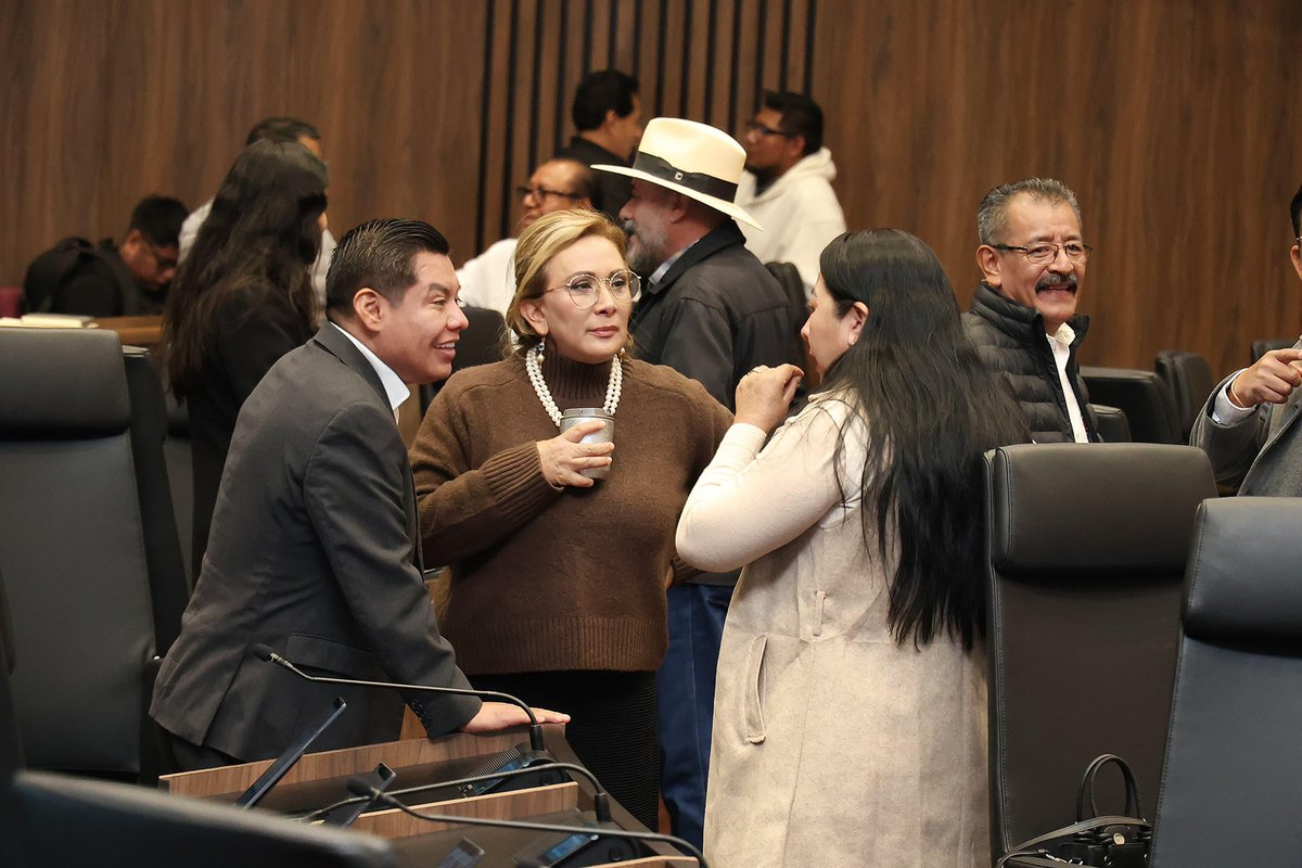 ConyRuedaG's tweet photo. Excelente martes. Comenzamos actividades en el Congreso de Oaxaca. Les envío un fuerte abrazo.
#Oaxaca #OaxacaMéxico 

@CongresoOaxaca_ https://t.co/o6dHhxit1d